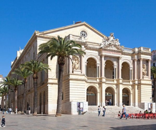 Toulons Heritage Stroll: A Private Walking Tour – Ile-de-France, France